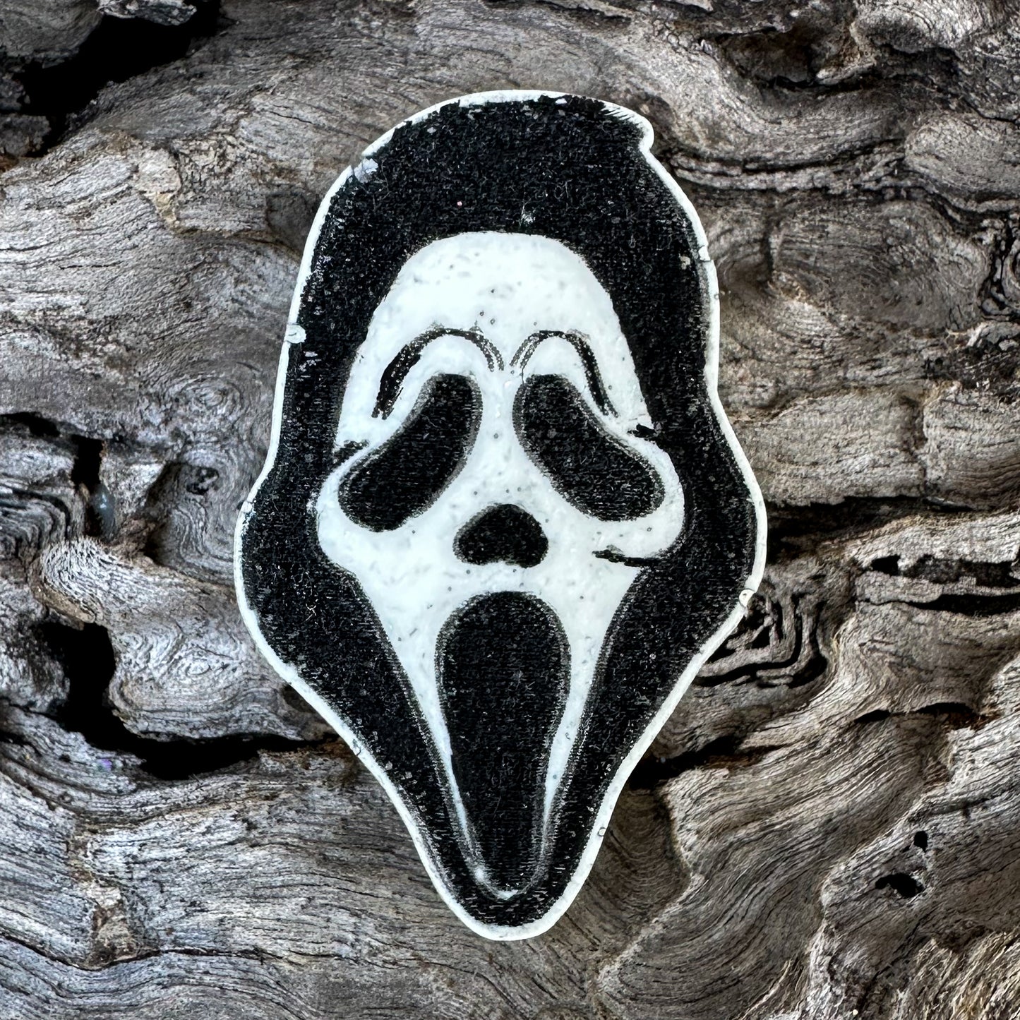 Scream Mask Shaped Tag